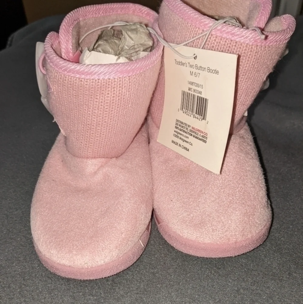 NWT Girls boots size med 6-7c pink‎ fleece lined toddlers
